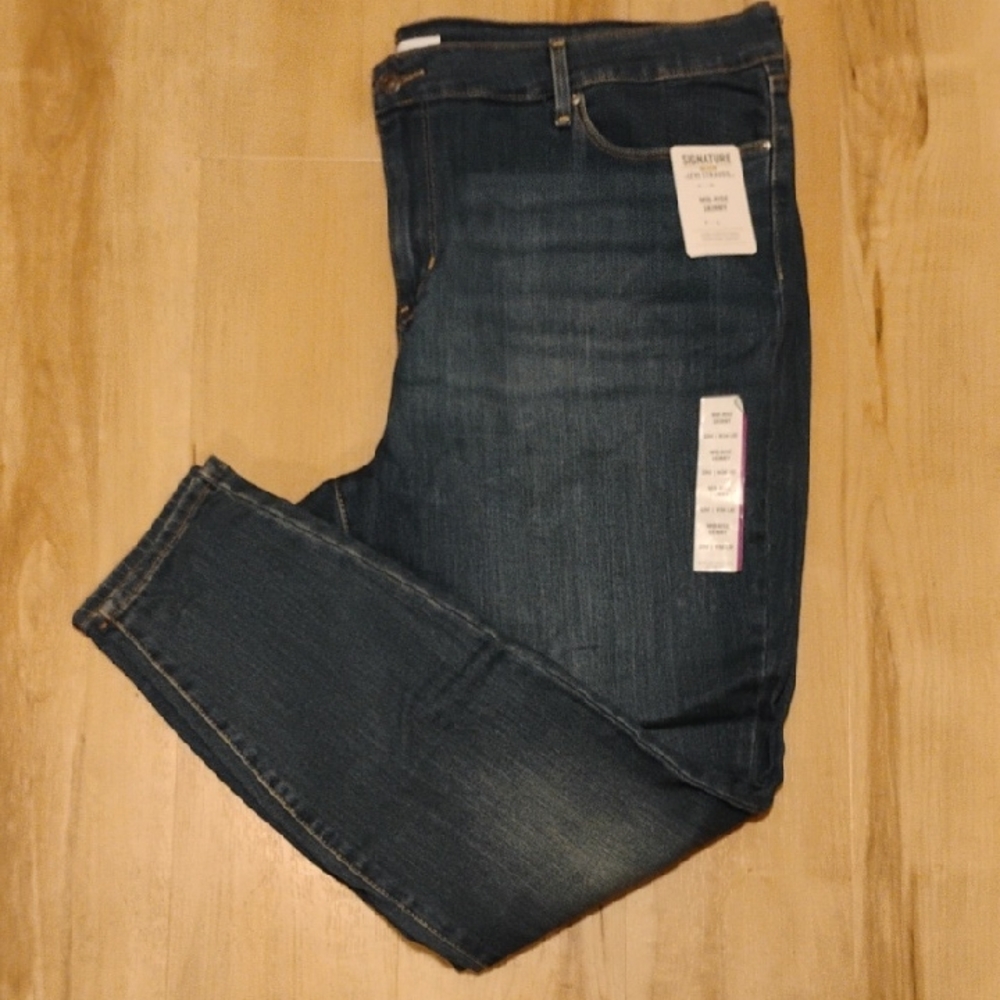 ✨ Levi Strauss Mid Rise Skinny Jeans  NWT ✨